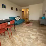 Appartement Lumineux, Tout Confort, Palais A 500 M