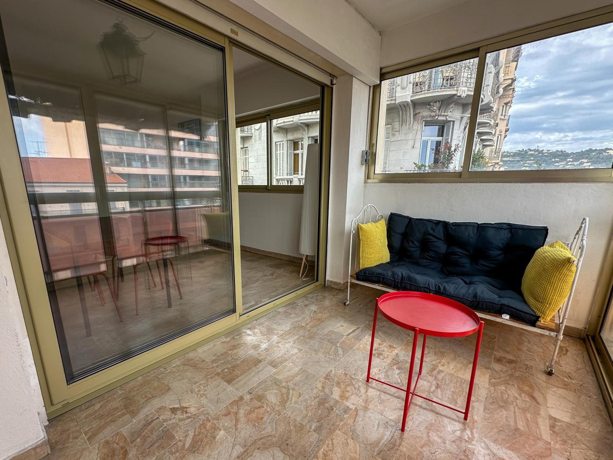 Appartement Lumineux, Confort, Palais A 500 M *